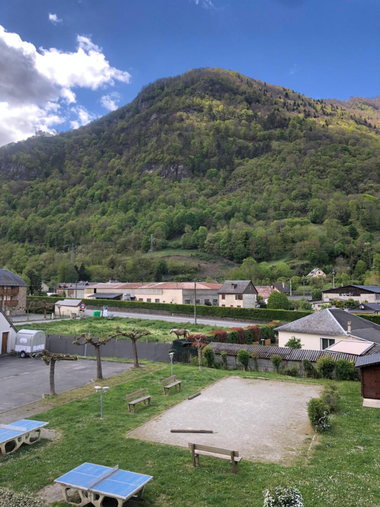 Appart T 3 Bagneres-De-Luchon Vue Montagne - Piscine Mi Juin Buitenkant foto
