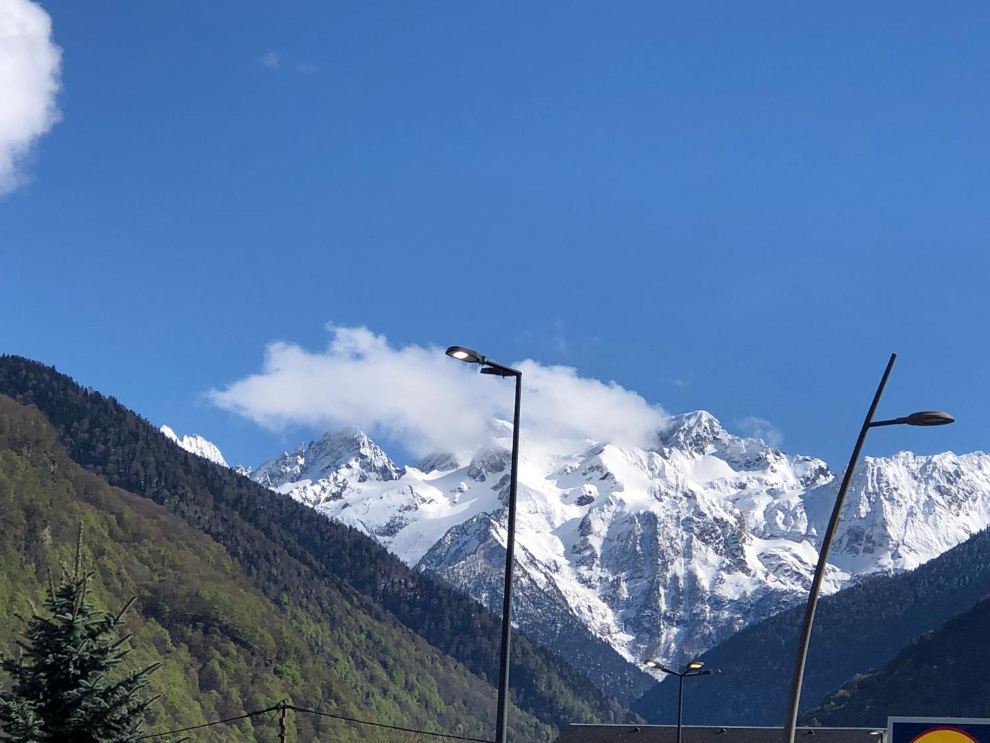 Appart T 3 Bagneres-De-Luchon Vue Montagne - Piscine Mi Juin Buitenkant foto
